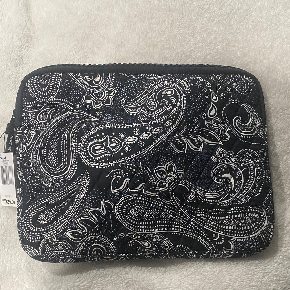 Vera Bradley, Laptop Sleeve “Stellar Paisley”Black &  White